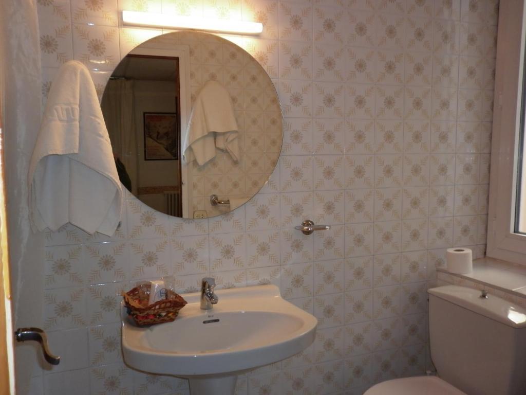 Fonda Cerdanya Hotel Puigcerdà Szoba fotó